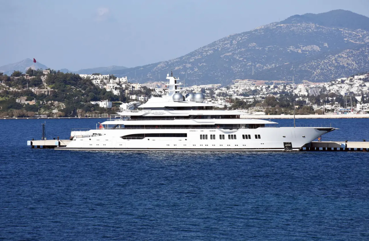 Karimovaga tegishli yaxta