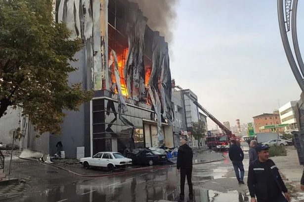 Turkiyada atir zavodida yong‘in chiqdi