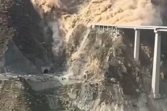 Xitoyning janubi-g‘arbida yangi qurilgan ko‘prikning bir qismi qulab tushdi