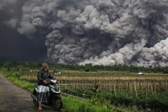 Indoneziyada Semeru vulqoni otildi
