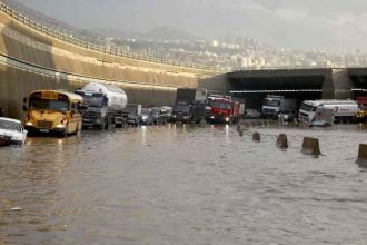 Livandagi kuchli suv toshqinlari oqibatida Bayrutni suv bosdi