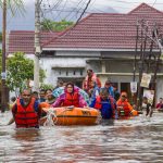 Indoneziyada halokatli suv toshqinlari va ko‘chkilar oqibatida 300 dan ortiq kishi halok bo‘ldi
