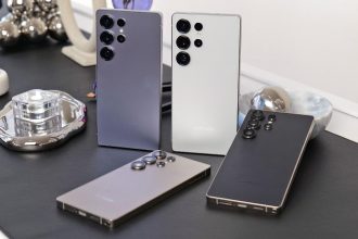 Samsung Galaxy S27 Ultra eski kamera bilan chiqishi mumkin