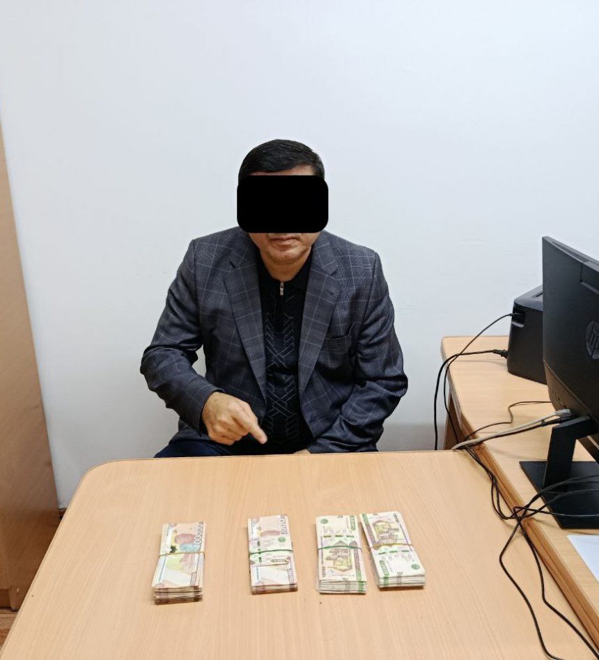 Navoiy viloyatida universitetning mansabdor xodimi pora bilan ushlandi