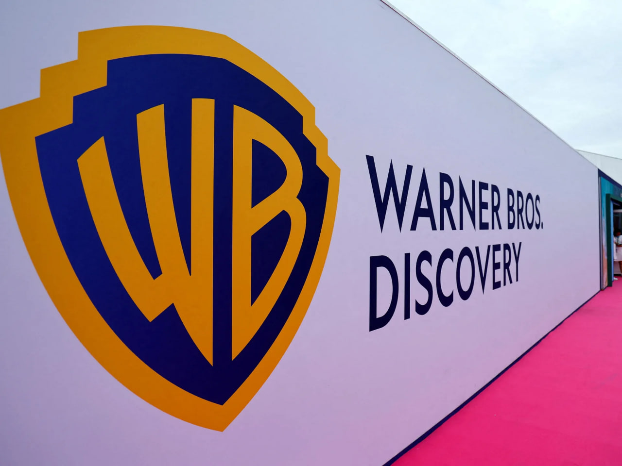 Larri Ellison Warner Bros. Discovery bitimi uchun 40 mlrd dollarlik kafolat berdi