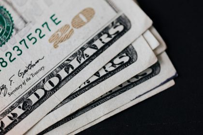 25-dekabr kuni dollar qanday qiymatda bo‘ladi