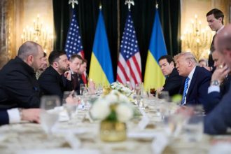 Tramp va Zelenskiy Donbass masalasida kelishuvga erisha olmadi