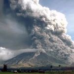 Filippindagi Mayon vulqoni otildi