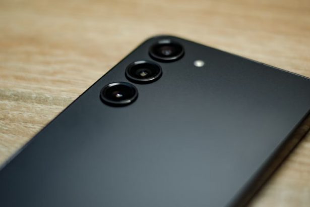 Samsung Galaxy S26 Ultra ekrani keskin yangilanadi