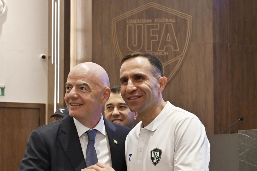 Timur Kapadze O‘zbekistonda yilning eng yaxshi murabbiyi deb topildi