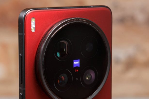 Vivo kompaniyasining yangi flagmani — Vivo X300 Ultra haqida batafsil ma’lumotlar internetda paydo bo‘ldi.