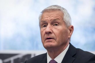 Norvegiyaning sobiq bosh vaziri “og‘ir korrupsiya”da ayblandi