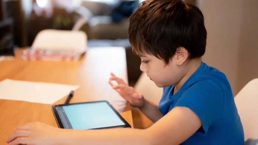 Qor va muz sababli Qozog‘istonda maktablar masofaga o‘tdi