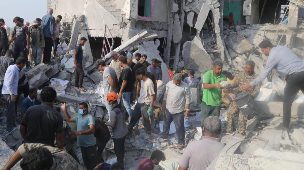 Eron janubida maktabga berilgan zarba oqibatida 153 kishi halok bo‘ldi