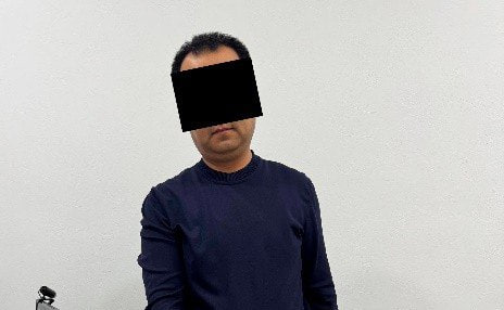 Oliy ta’lim vazirligi xodimi 100 ming dollar olgan vaqtda ushlandi