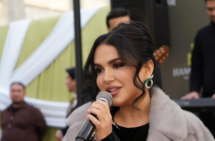 Nilufar Usmonova bolaligida qo‘shnilarnikida ovqatlanganini aytdi