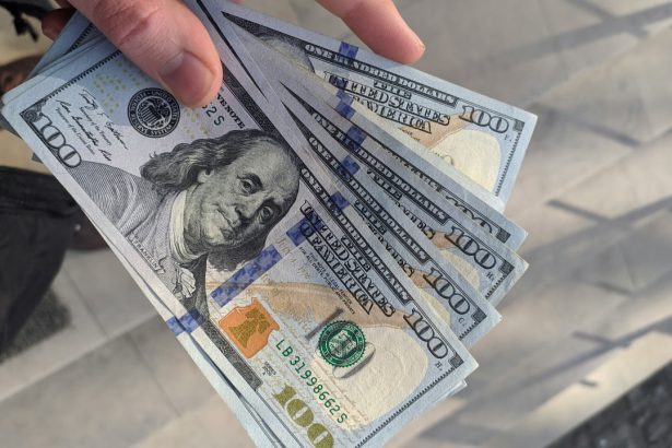 1-aprel uchun valyuta kurslari yangilandi: dollar va yevro pasaydi