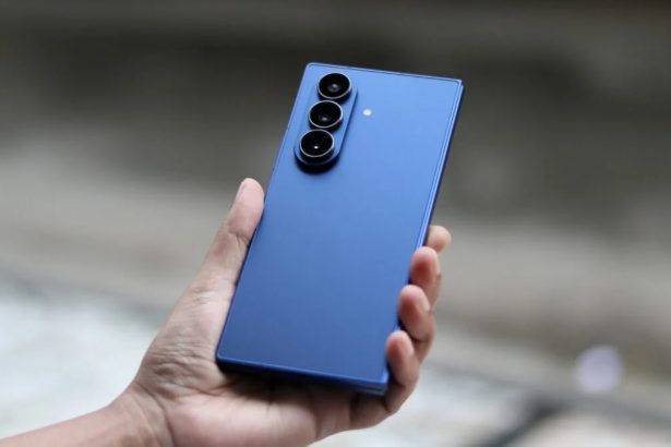 Samsung kompaniyasining yangi smartfoni 260 dollarga arzonladi