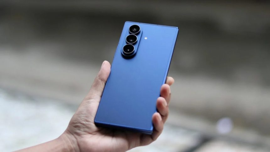 Samsung kompaniyasining yangi smartfoni 260 dollarga arzonladi