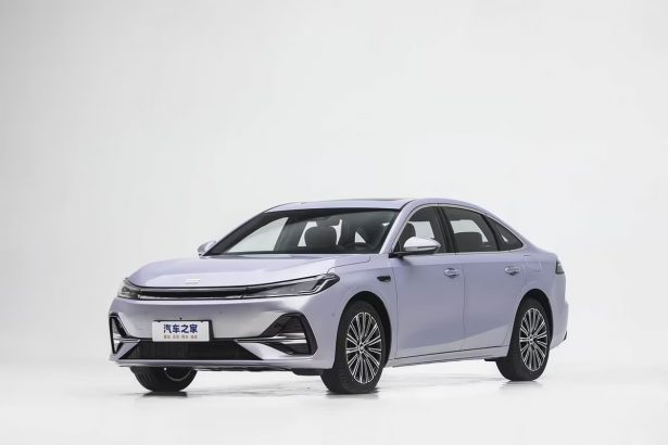Geely Galaxy A7 avtomobili arzon narxda taqdim etildi