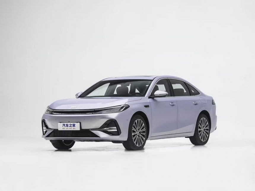 Geely Galaxy A7 avtomobili arzon narxda taqdim etildi