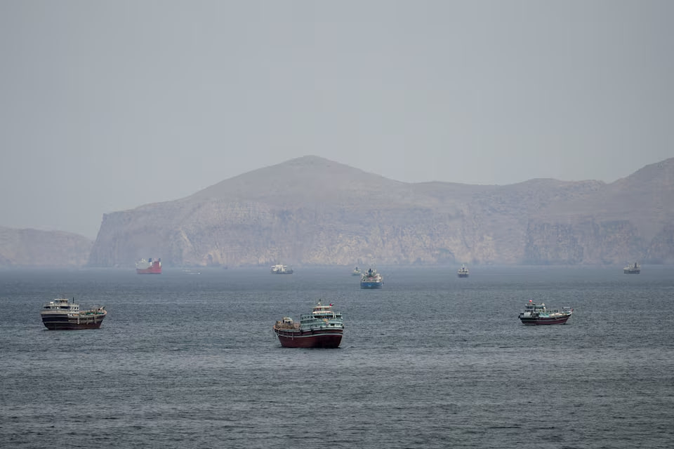 Hormuz bo‘g‘ozida keskinlik kuchaymoqda: nimalar ma’lum