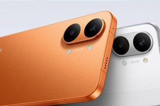 Redmi 12 000 mA/soat batareyali smartfon ustida ishlamoqda