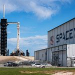 SpaceX kompaniyasi dunyodagi eng yirik raketani sinovdan o‘tkazdi