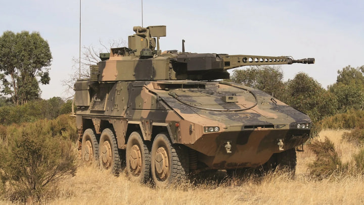 Xitoyda nemis “Boxer” BTR’iga o‘xshash yangi bronetransporter paydo bo‘ldi