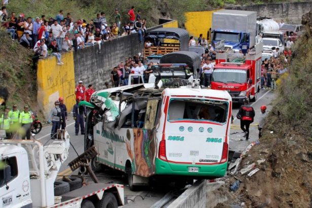 Maktab avtobusi ishtirokidagi avariyada 17 kishi halok bo‘ldi