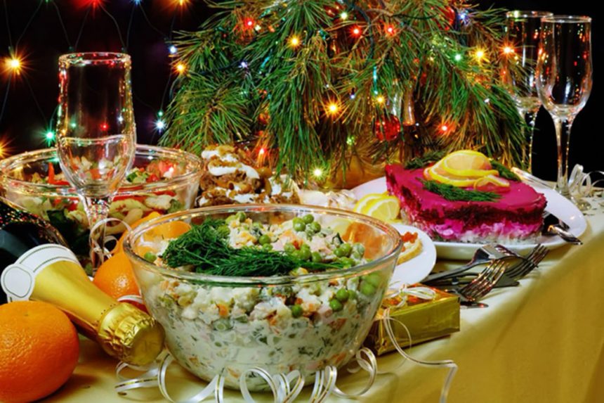 Yangi yil dasturxoni uchun noodatiy salatlar