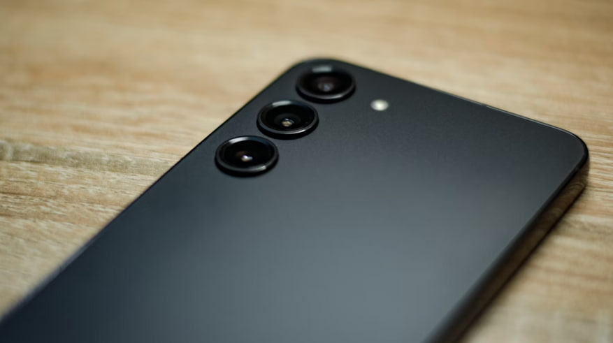 Samsung Galaxy S26 Ultra ekrani keskin yangilanadi