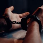 Toshkentda xotinini kaltaklab, yerto‘laga qamab qo‘ygan erkak 3 yil 1 oyga qamaldi