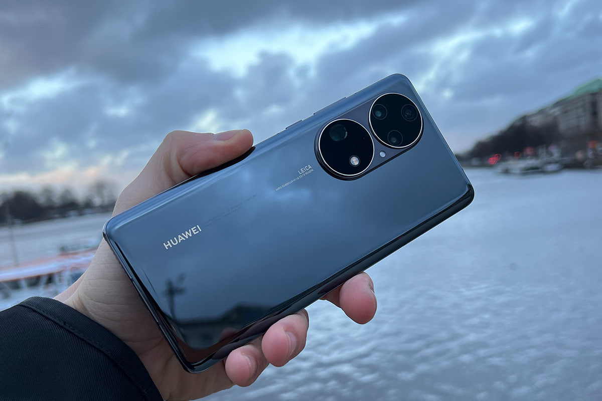Huawei frontal kamera uchun yangi kvadrat sensorni sinovdan o‘tkazmoqda