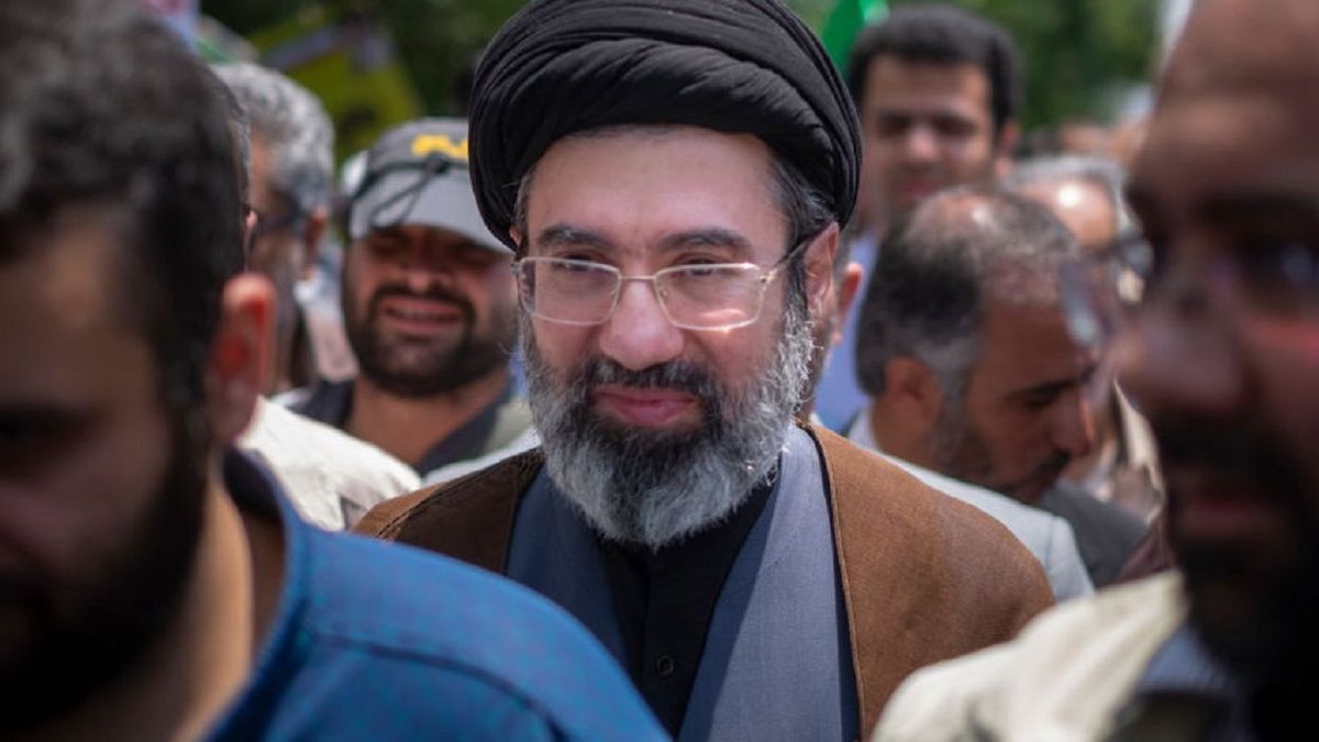 Mojtaba Xomeneiy Eronning yangi oliy rahbari etib saylandi