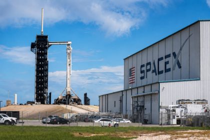 SpaceX kompaniyasi dunyodagi eng yirik raketani sinovdan o‘tkazdi