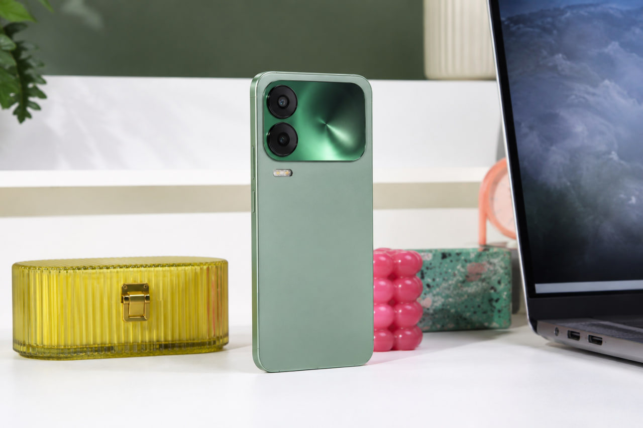 Xiaomi 18 Pro maxfiylikni himoya qiluvchi yangi ekran olishi mumkin