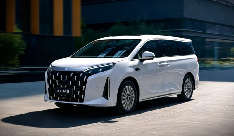 BYD Linghui M9 rasmiy taqdimotdan oldin avtosalonlarga yetkazila boshlandi
