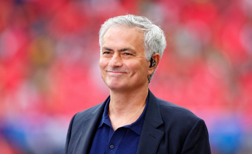 Joze Mourinyo «Benfika» klubi bilan xayrlashdi