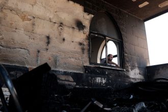 G‘arbiy Sohilda Isroil ko‘chmanchilari 2 masjidni yoqdi