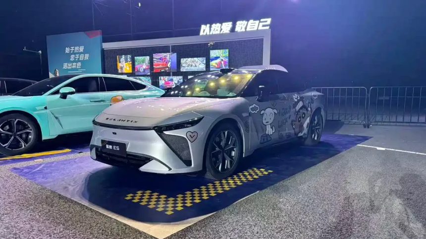 Chery 860 km yuradigan Exlantix ES modelini chiqardi