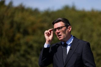 Buyuk Britaniya 2 ming migrantdan so‘ng nazoratni kuchaytiradi